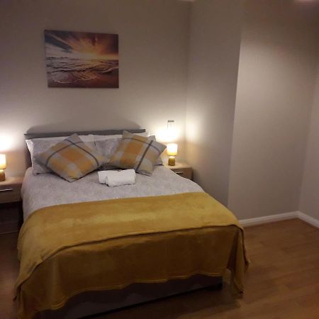 Luxury And Stylish 2 Bedroom Apartment With En-Suite Luton  Exterior foto