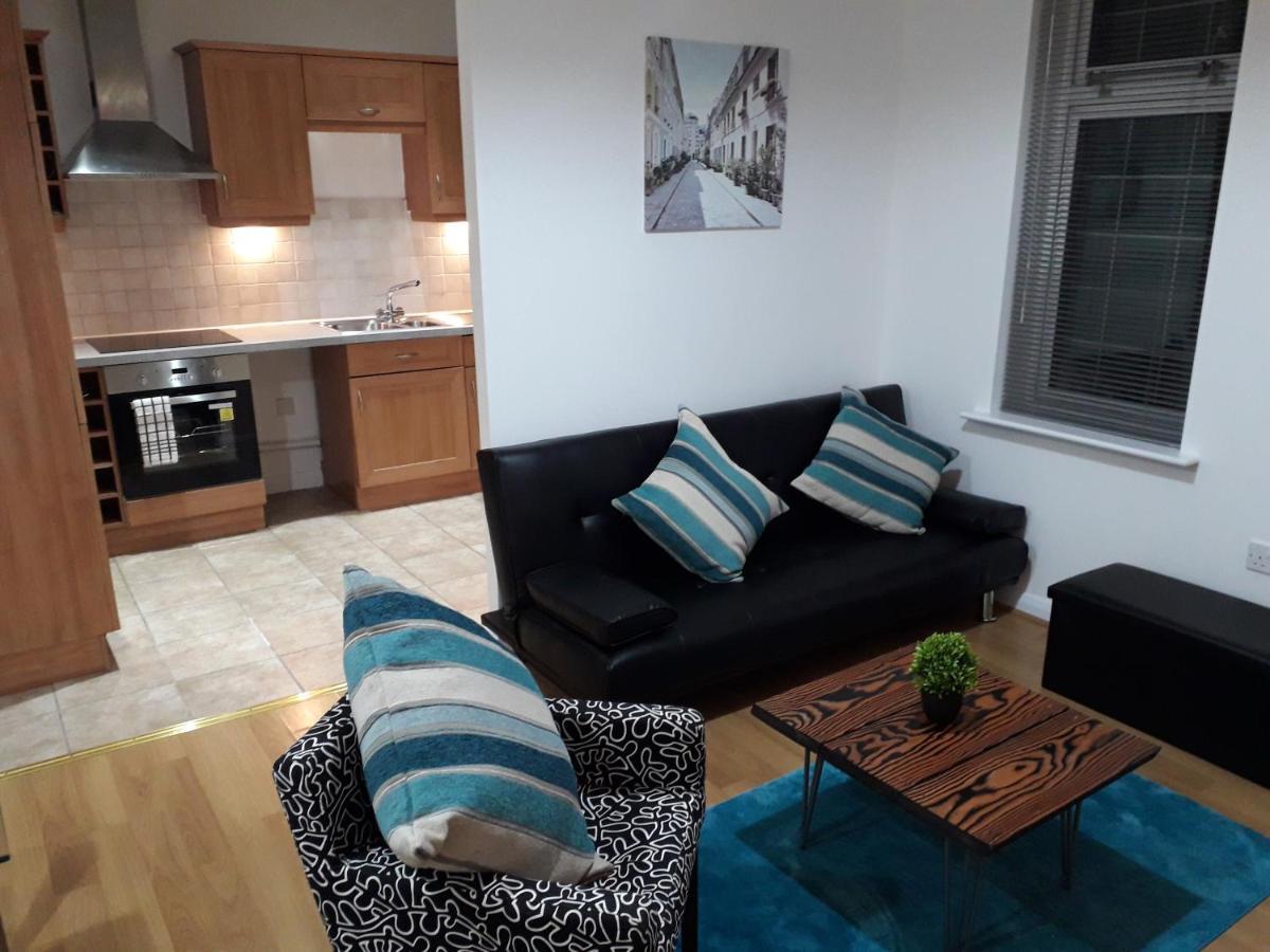 Luxury And Stylish 2 Bedroom Apartment With En-Suite Luton  Exterior foto